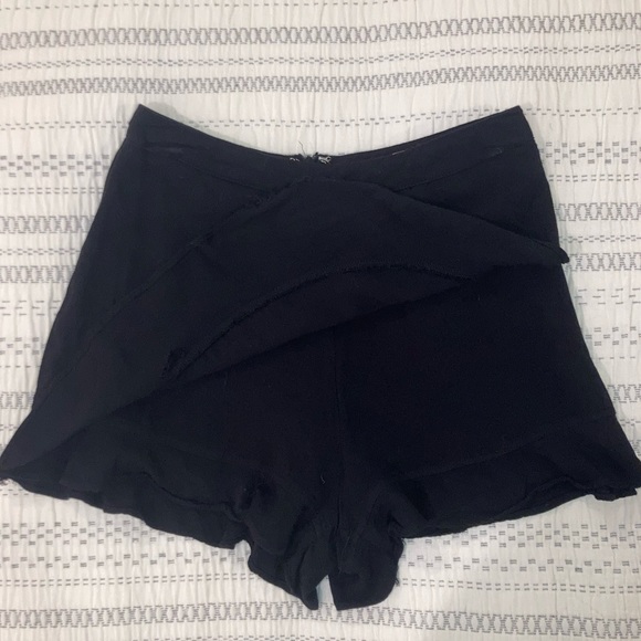 Altar’d State Riley Ruffle Skort - Extra-Small - Black - Picture 3 of 5
